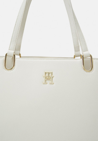 Tommy Hilfiger TIMELESS SATCHEL Handbag weathered white TIMELESS SATCHEL Сумочка выветрившийся белый