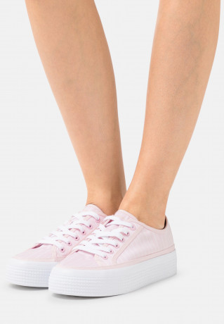 Tommy Hilfiger ESSENTIAL STRIPE Trainers pastel pink ESSENTIAL STRIPE Кроссовки пастельно-розовый