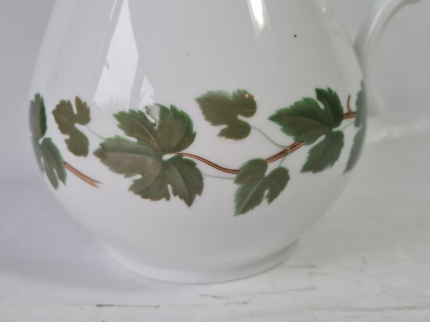 Чайник винтажный Hutschenreuther с зелеными листьями, фарфор, 24.5 см, Германия, 1970-80гг.