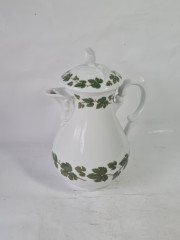 Чайник винтажный Hutschenreuther с зелеными листьями, фарфор, 24.5 см, Германия, 1970-80гг.