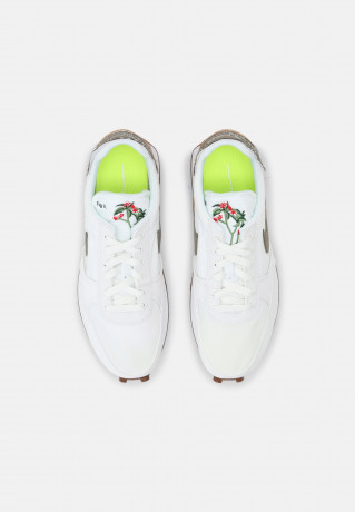 Nike Sportswear DBREAK TYPE M2Z2 UNISEX Sneaker low white/galactic jade/white/volt DBREAK TYPE M2Z2 UNISEX Низкие кроссовки женские белый/галактический нефрит/белый/вольт