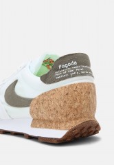 Nike Sportswear DBREAK TYPE M2Z2 UNISEX Sneaker low white/galactic jade/white/volt DBREAK TYPE M2Z2 UNISEX Низкие кроссовки женские белый/галактический нефрит/белый/вольт