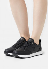 Tommy Hilfiger CASUAL RUNNER Trainers black CASUAL RUNNER — Кроссовки черный