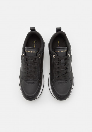 Tommy Hilfiger CASUAL RUNNER Trainers black CASUAL RUNNER — Кроссовки черный