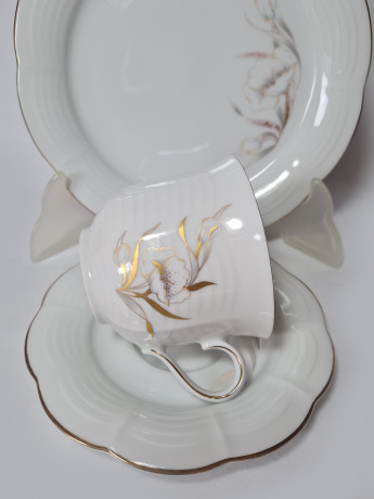 Чайное трио винтажное Winterling Markteluthen Bavaria с позолотой и рельефным рисунком, фарфор, Германия, 1960-70гг.