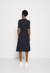 Tommy Hilfiger REG Famp;F STR 1/2ZIP MIDI Day dress desert sky REG Famp;F STR 1/2ZIP МИДИ Повседневное платье небо пустыни