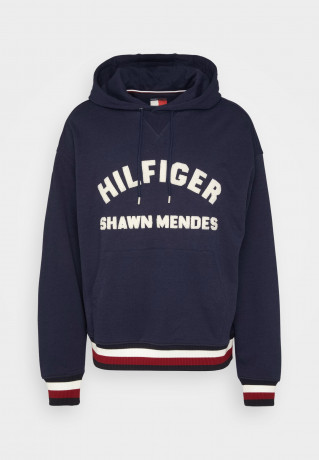 Tommy Hilfiger TOMMY HILFIGER X SHAWN MENDES HOODIE UNISEX Hoodie carbon navy TOMMY HILFIGER X SHAWN MENDES HOODIE UNISEX Худи углеродный флот