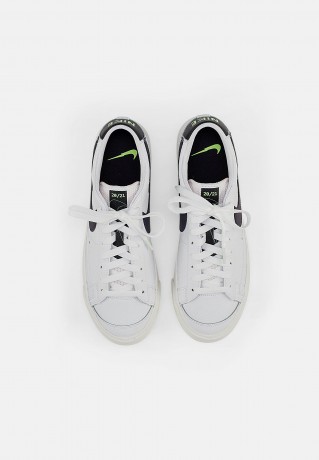 Nike Sportswear NIKE BLAZER LOW  Sneaker low white/aquamarine-lime glow-off noir-sail NIKE BLAZER LOW — Низкие кроссовки женские белый/аквамариново-лаймовый светящийся нуар-парус