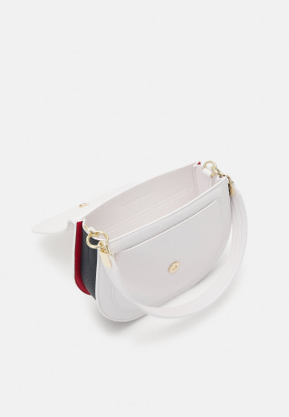 Tommy Hilfiger ELEMENT SADDLE BAG CORP Across body bag white corporate ELEMENT SADDLE BAG CORP — Сумка через плечо белый корпоративный