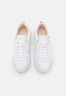 Tommy Hilfiger CASUAL RUNNER Trainers white CASUAL RUNNER — Кроссовки белый