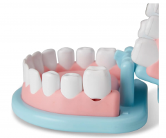 Melissa &amp; Doug Super Smile Dentist Playset, 26 Pieces, Игровой набор стоматолог для детей от 3 лет США, 26 предметов, набор зубного врача с инструментами для ролевой игры и развития моторики, разноцветный