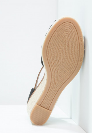 Tommy Hilfiger ICONIC ELBA  Platform sandals black ICONIC ELBA Сандалии на платформе черный