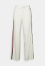 Tommy Hilfiger LONG PANTS TAPE EXT SIZES Tracksuit bottoms ecru LONG PANTS TAPE EXT SIZES Спортивные штаны экрю