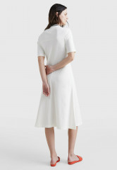 Tommy Hilfiger REG Famp;F STR 1/2ZIP MIDI Day dress ecru REG Famp;F STR 1/2ZIP МИДИ Повседневное платье экрю