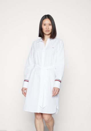 Tommy Hilfiger MONICA KNEE SHIRT DRESS  Shirt dress optic white MONICA KNEE SHIRT DRESS Платье-рубашка оптический белый