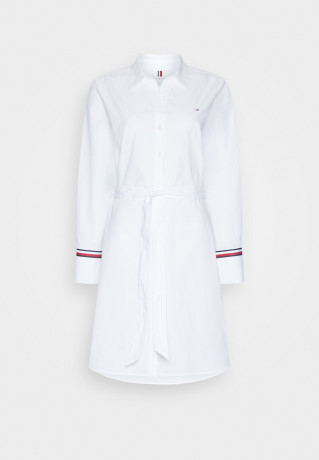 Tommy Hilfiger MONICA KNEE SHIRT DRESS  Shirt dress optic white MONICA KNEE SHIRT DRESS Платье-рубашка оптический белый