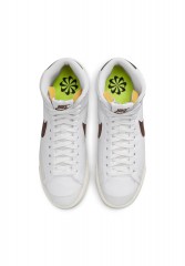 Nike Sportswear BLAZER MID #x27;77 NEXT NATURE 2 Sneaker high white sail black cacao wow BLAZER MID #x27;77 NEXT NATURE 2 — Высокие кроссовки женские белый парус черный какао вау