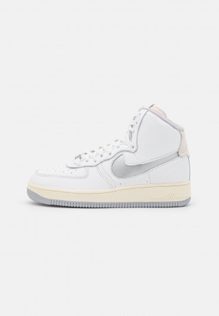 Nike Sportswear W AF1 SCULPT Sneaker high summit white/silver/coconut milk/wolf grey W AF1 SCULPT Высокие кроссовки женские вершина белый/серебристый/кокосовое молоко/волчий серый