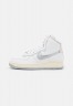 Nike Sportswear W AF1 SCULPT Sneaker high summit white/silver/coconut milk/wolf grey W AF1 SCULPT Высокие кроссовки женские вершина белый/серебристый/кокосовое молоко/волчий серый