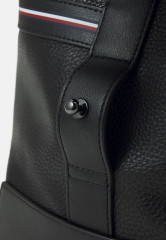 Tommy Hilfiger CENTRAL DUFFLE Weekend bag black CENTRAL DUFFLE Сумка выходного дня черный