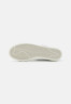 Nike Sportswear BLAZER 77 VNTG UNISEX Sneaker low white/black/light photo blue/sail/team orange BLAZER 77 VNTG UNISEX Низкие кроссовки женские белый/черный/светло-голубой/парус/оранжевый