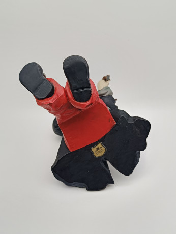 Статуэтка винтажная Gilde "Клоун со скрипкой в красных штанах", ручная работа, фарфор, 15 см, Германия, 1970-80гг.