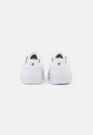 Tommy Hilfiger ELEVATED Trainers white ПОВЫШЕННЫЙ Кроссовки белый