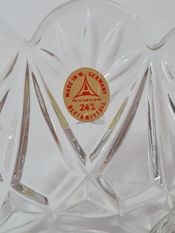 Конфетница винтажная Anna Hutte на ножках, фигурный край, хрусталь, 17 х 8 см, Германия, 1960-70гг.