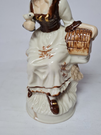 Porzellanfigur Фарфоровая статуэтка Женщина с корзинкой и птицей на руке, 17,5 x 9 см, Германия, 1960-70гг.