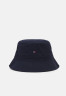 Tommy Hilfiger FLAG BUCKET HAT Hat desert sky FLAG BUCKET HAT Шяпа небо пустыни