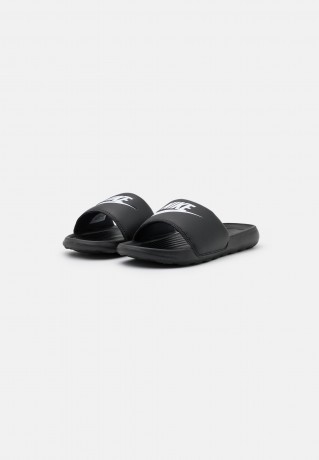 Nike Sportswear VICTORI ONE SLIDE Pantolette flach black/white VICTORI ONE SLIDE Мюли на плоской подошве черно-белый