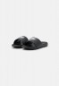 Nike Sportswear VICTORI ONE SLIDE Pantolette flach black/white VICTORI ONE SLIDE Мюли на плоской подошве черно-белый