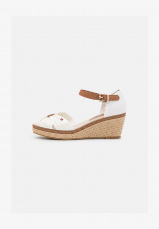 Tommy Hilfiger ICONIC ELBA  Platform sandals ecru ICONIC ELBA Сандалии на платформе экрю