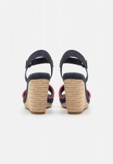 Tommy Hilfiger FEMININE CROCHET  Platform sandals space blue FEMININE CROCHET Босоножки на платформе космический синий