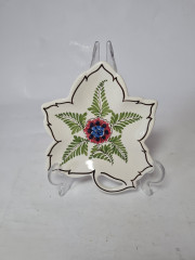 Delft Тарелка в виде листа с растительным декором, 16 x 15 x 2 см, Голландия, 1960-70гг.