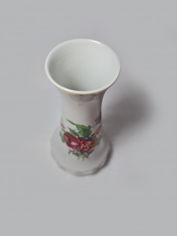 Creidlitz Bavaria Фарфоровая белая ваза с позолоченным ободком и ярким рисунком "Красные цветы", 22смx10см, Германия, 1960-70гг.