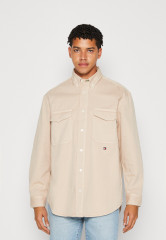 Tommy Hilfiger THXSM ARCHIVE OVERSHIRT UNISEX Button-down blouse tuscan beige THXSM ARCHIVE OVERSHIRT UNISEX Блузка на пуговицах тосканский бежевый