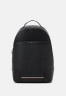 Tommy Hilfiger CENTRAL BACKPACK UNISEX Rucksack black ЦЕНТРАЛЬНЫЙ РЮКЗАК УНИСЕКС Рюкзак черный