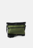 Tommy Hilfiger URBAN ESSENTIAL CROSSOVER Across body bag mentor green URBAN ESSENTIAL CROSSOVER Сумка через плечо наставник зеленый