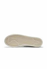 Nike Sportswear BLAZER 77 VNTG UNISEX Sneaker low white/black sail total orange BLAZER 77 VNTG UNISEX Низкие кроссовки женские белый/черный парус тотал оранжевый