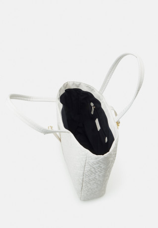 Tommy Hilfiger FLOW TOTE Tote bag weathered white FLOW TOTE Сумка-тоут выветрившийся белый