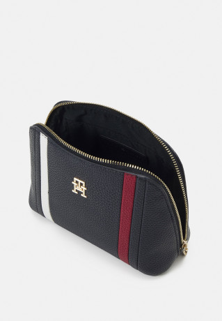 Tommy Hilfiger EMBLEM WASHBAG Wash bag space blue EMBLEM WASHBAG Мешок для стирки космический синий