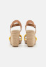 Tommy Hilfiger FEMININE CROCHET Platform sandals light sandalwood FEMININE CROCHET Босоножки на платформе светлое сандаловое дерево