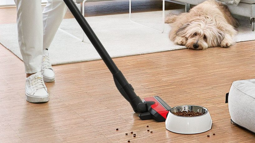 BOSCH BOSCH Akku-Stielstaubsauger BCS8224PET Unlimited Serie 8 Gen2, beutellos, Ideal fur Haustierbesitzer, rot/schwarz  Беспроводной пылесос BOSCH BCS8224PET Unlimited Series 8 Gen2, без мешка, идеально подходит для владельцев домашних животных, красный/