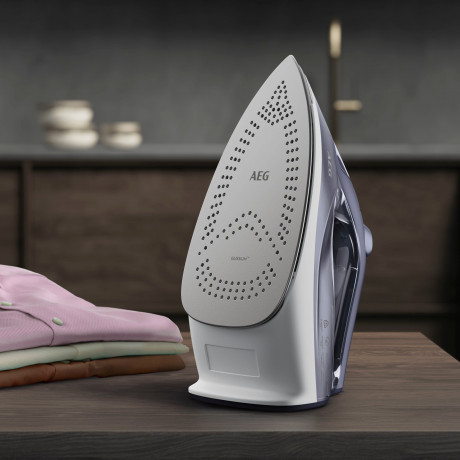 AEG AEG Dampfbugeleisen SI6-1-2MN, 2400 W, Anti-Kalk System, Restwarmeanzeige, 160 g Dampfstoss  Паровой утюг AEG СИ6-1-2МН, 2400 Вт, система защиты от накипи, индикатор остаточного тепла, паровой удар 160 г.