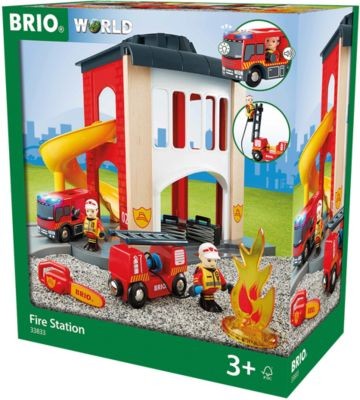 BRIO Grosse Feuerwehrstation mit Einsatzfahrzeug Большая пожарная часть с машиной скорой помощи