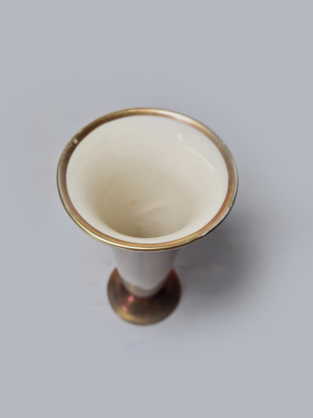 Royal KM Porzellan Bavaria Фарфоровая белая ваза с позолоченным основанием и ободком, 16см , Германия, 1960-70гг.