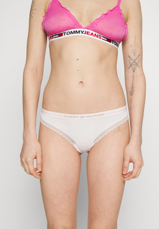 Tommy Hilfiger THONG Thong Light Pink ТОНГ стринги светло-розовый