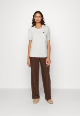 Tommy Hilfiger REG IMD EMB C NK SS Basic T-shirt weathered white REG IMD EMB C NK SS Базовая футболка выветрившийся белый