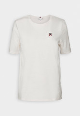 Tommy Hilfiger REG IMD EMB C NK SS Basic T-shirt weathered white REG IMD EMB C NK SS Базовая футболка выветрившийся белый
